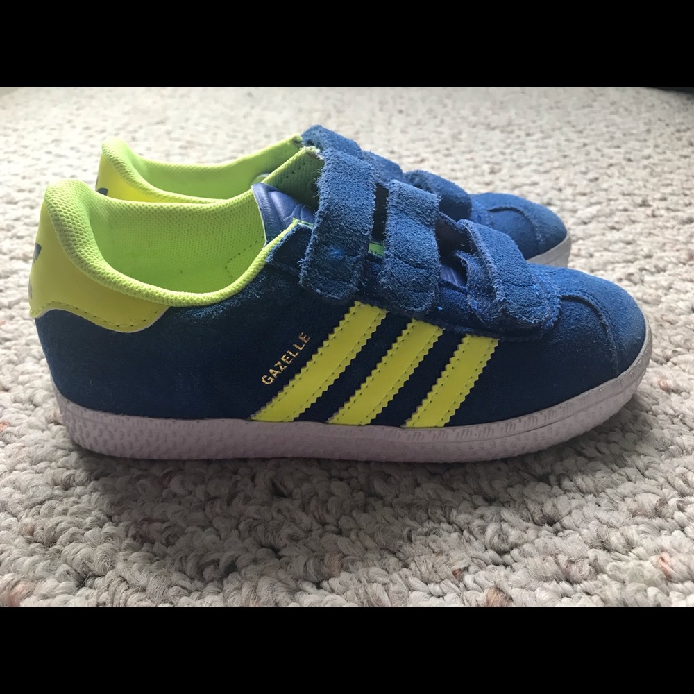 Boys Adidas Gizelle Sneakers